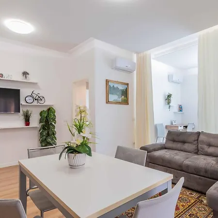 Luxury Apartment Malpensa Cardano Al Campo Exterior photo